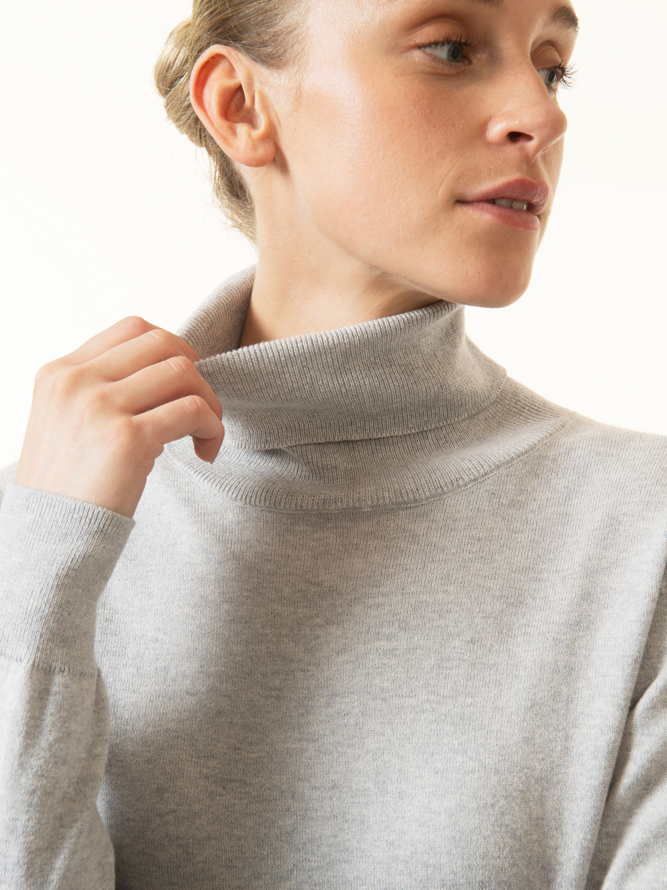 Trissie Long-sleeved Roll-neck Top