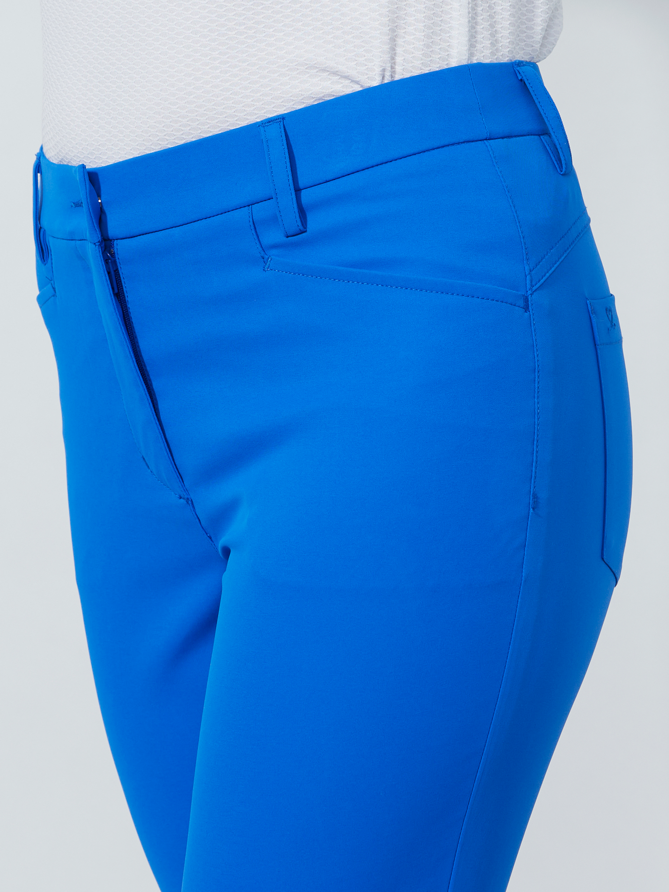 LYRIC V2 CROPPED 74 CM