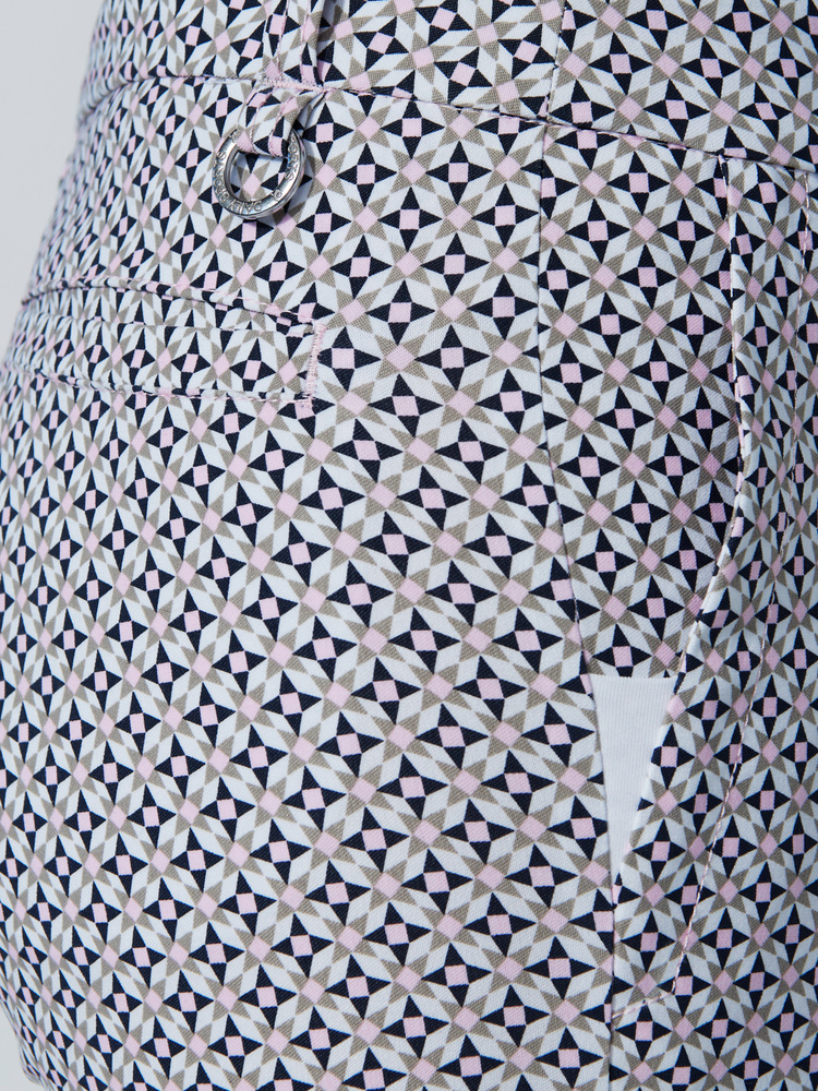 MAGIC MOTIF GOLF SHORTS 44 CM