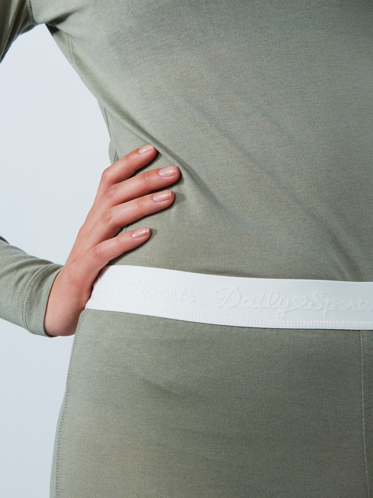 Base layer with round neck