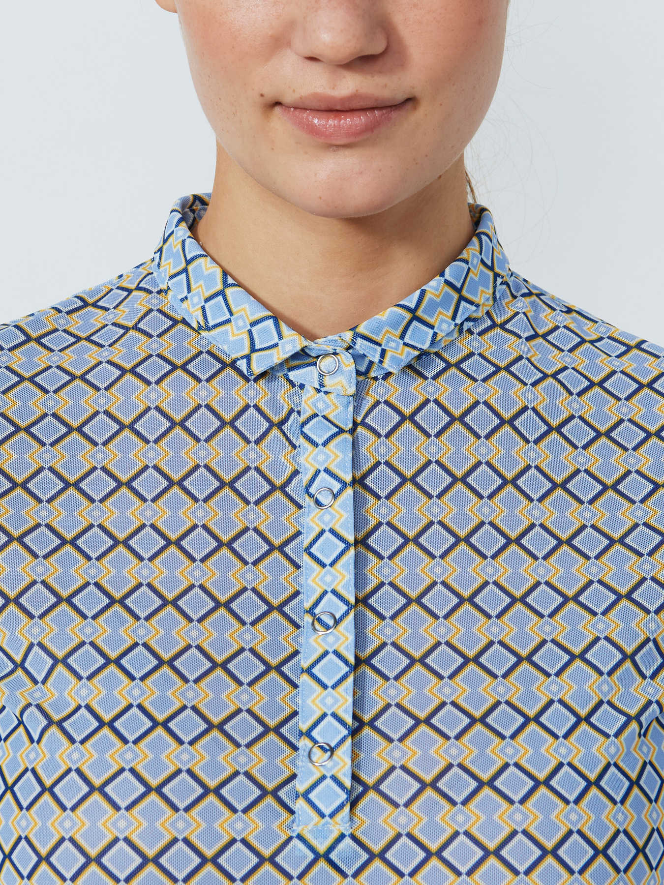 BREEZE MESH SHORT-SLEEVED TOP