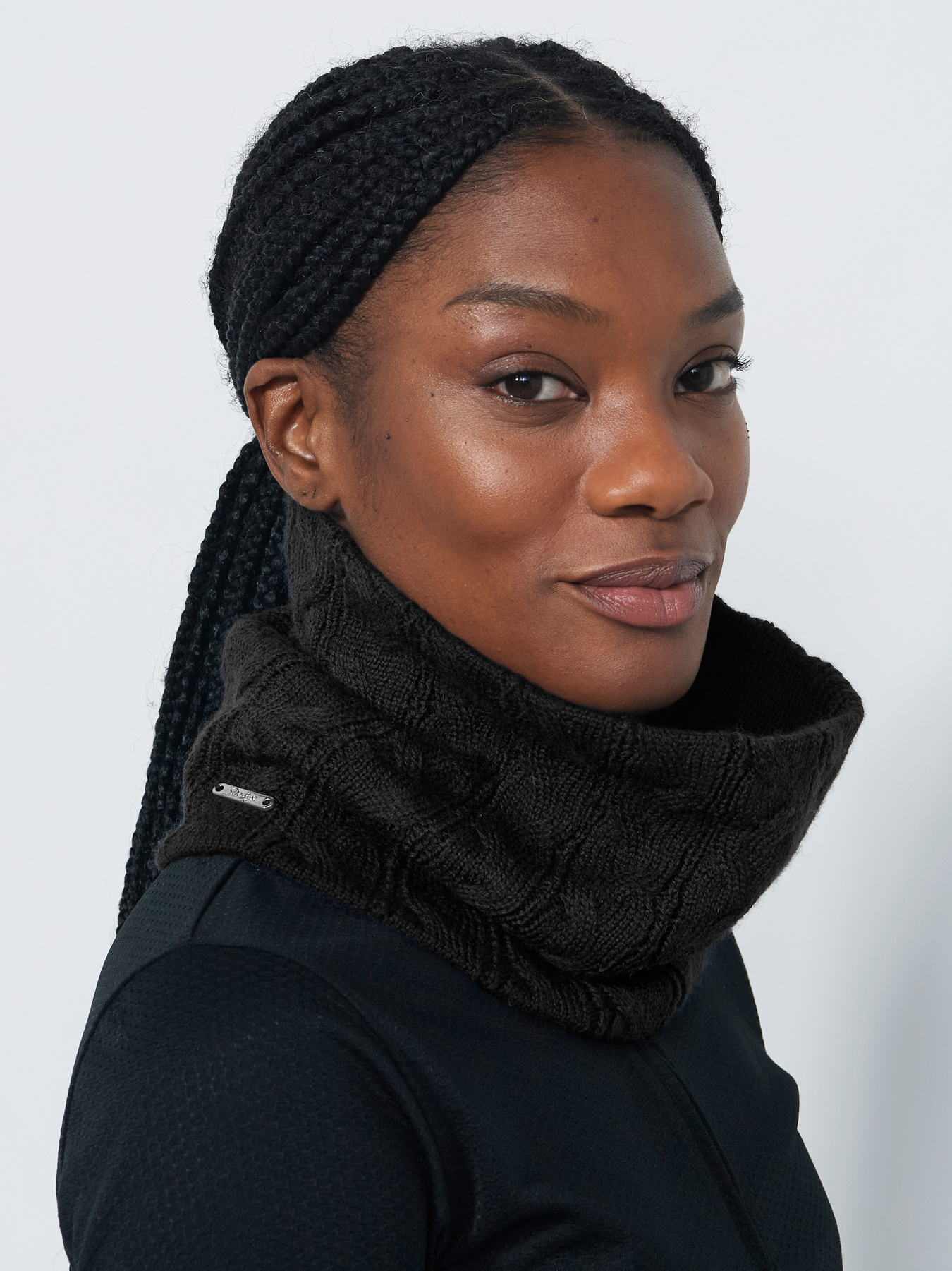 CABLE KNIT NECK WARMER