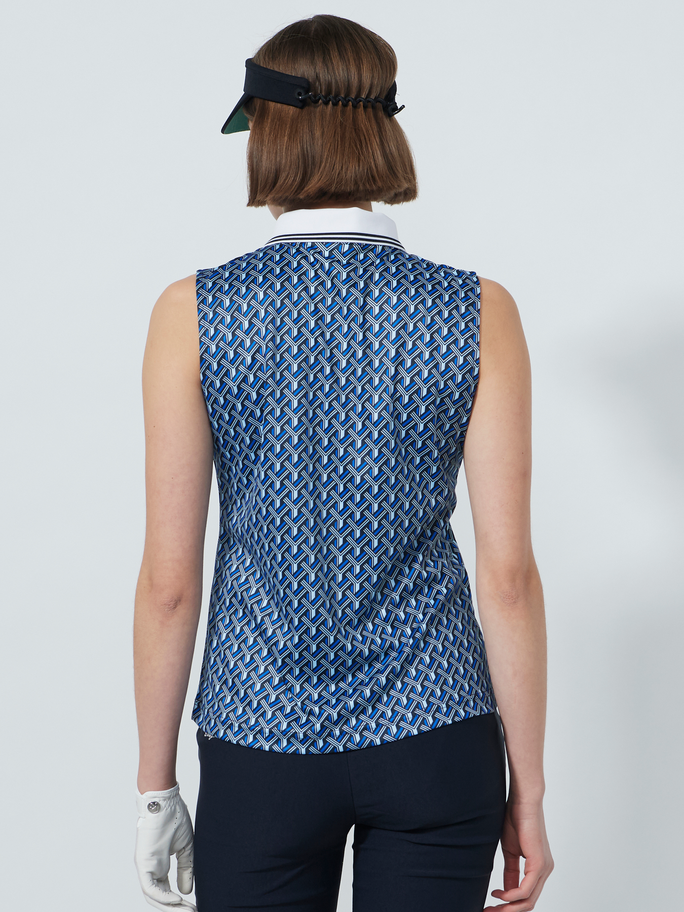 TWISTED SLEEVELESS TOP