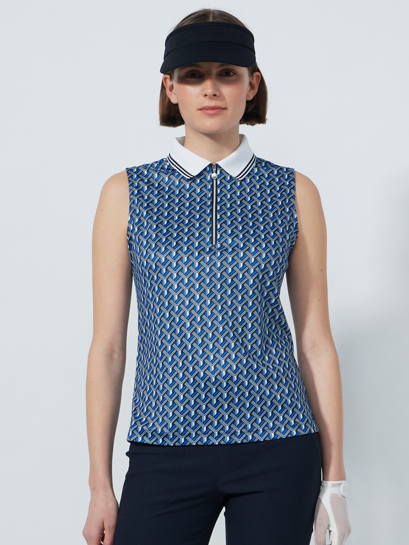 TWISTED SLEEVELESS TOP