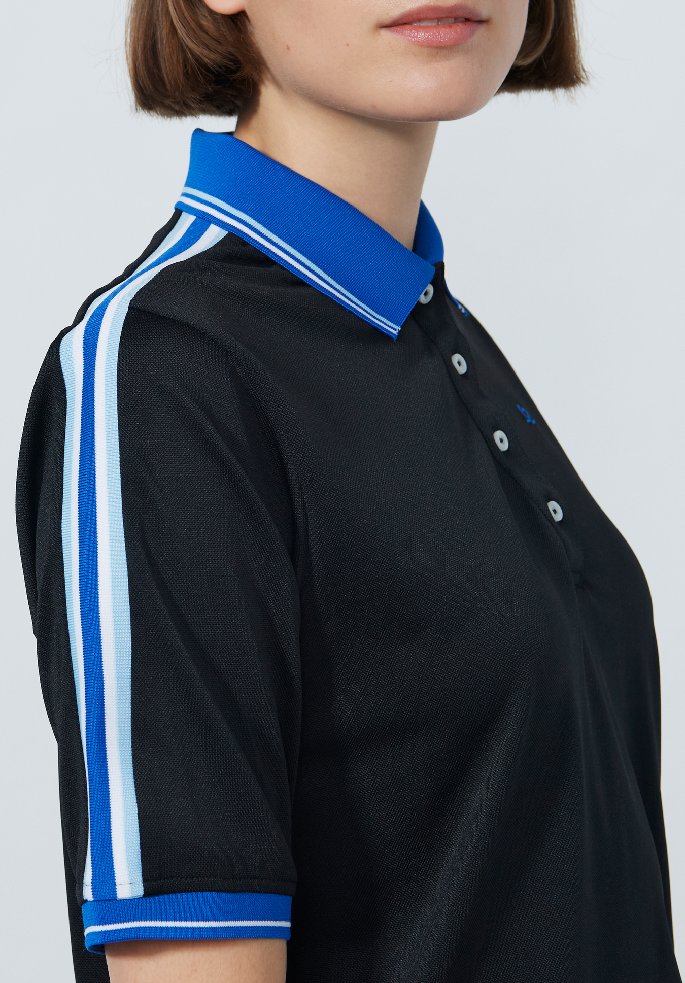 CROPPED SHORT-SLEEVED TOP